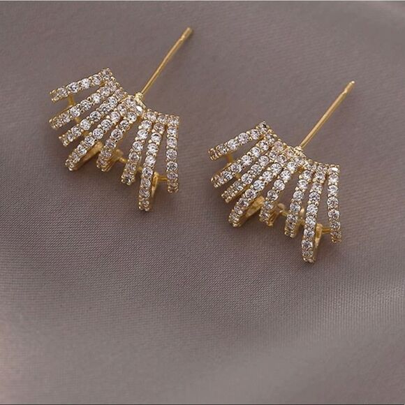 GOLDTONE DROP EARRINGS  - Picture 1 of 5
